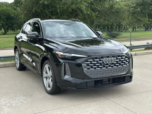 Photo of 2025 MYTHOS BLACK Audi Q5