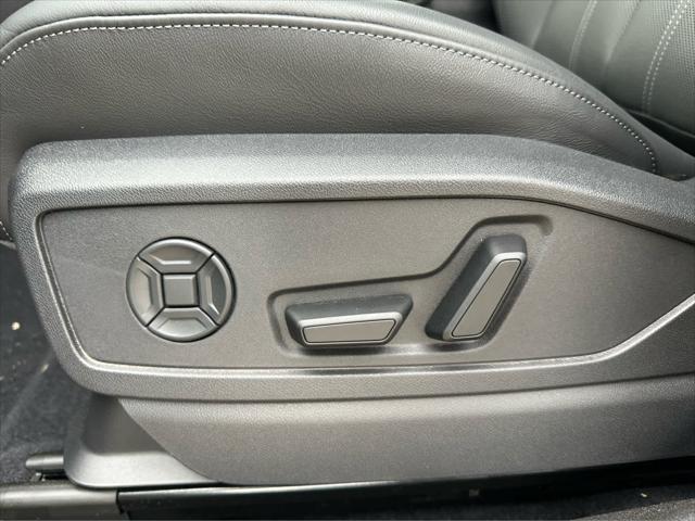 Photo of 2025 MYTHOS BLACK Audi Q5