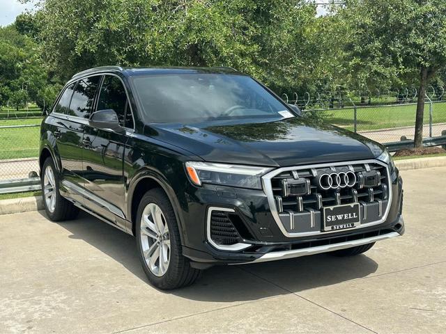 Photo of 2025 MYTHOS BLACK Audi Q7