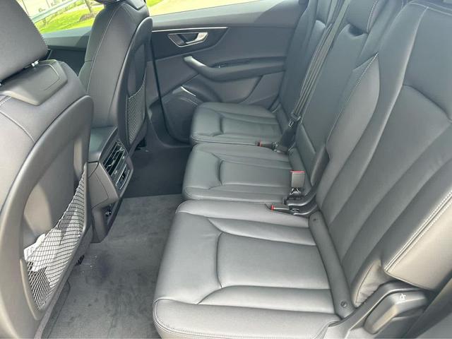 Photo of 2025 MYTHOS BLACK Audi Q7