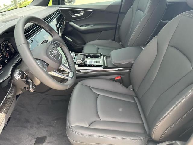 Photo of 2025 MYTHOS BLACK Audi Q7