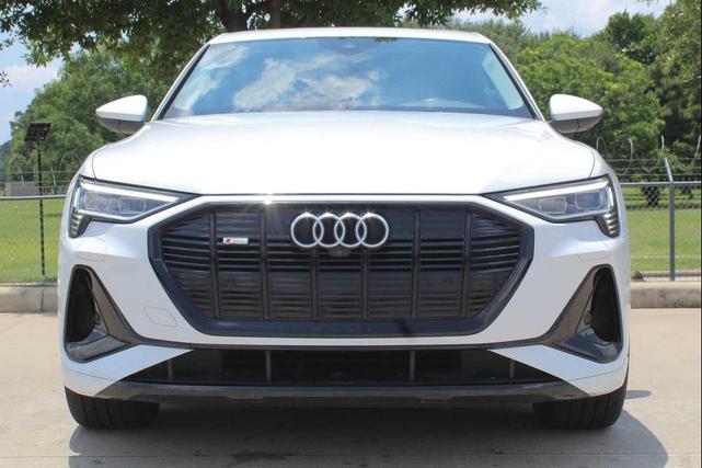 Photo of 2022 Glacier White Metallic Audi e-tron Sportback