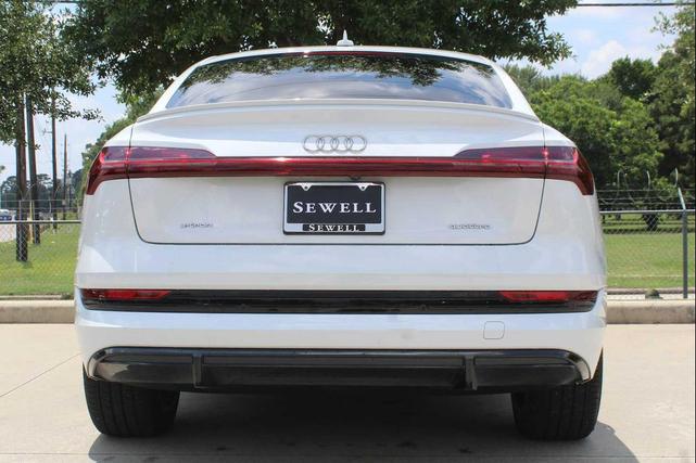 Photo of 2022 Glacier White Metallic Audi e-tron Sportback