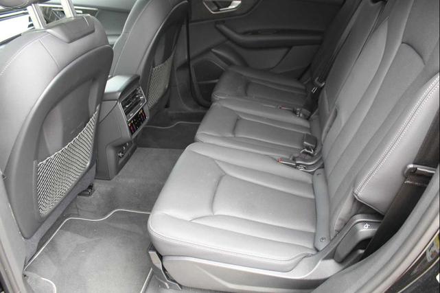 Photo of 2025 Mythos Black Metallic Audi Q7