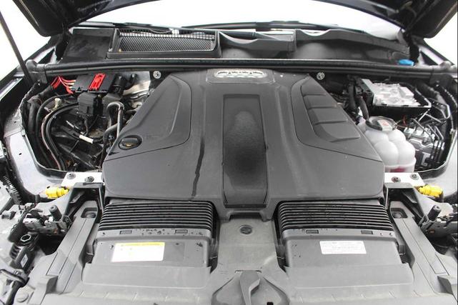 Photo of 2025 Mythos Black Metallic Audi Q7