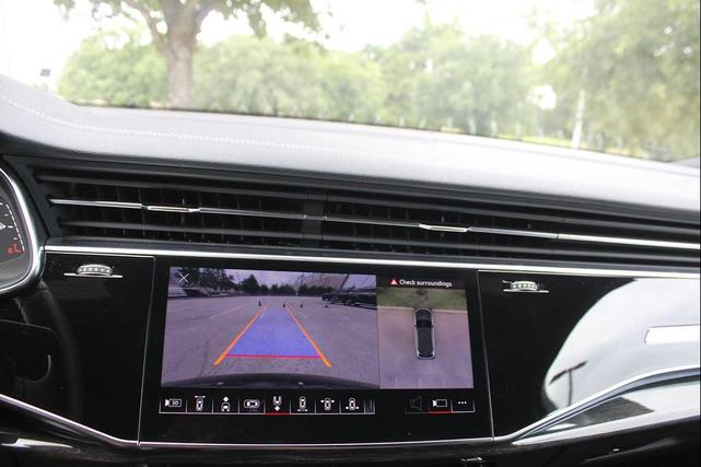 Photo of 2025 Mythos Black Metallic Audi Q7