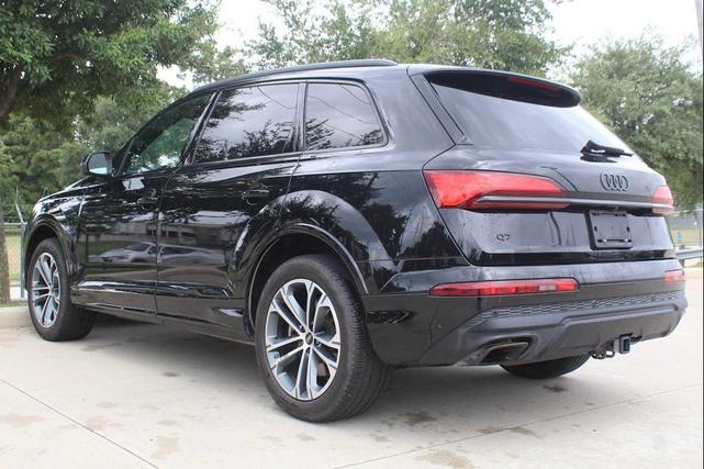 Photo of 2025 Mythos Black Metallic Audi Q7