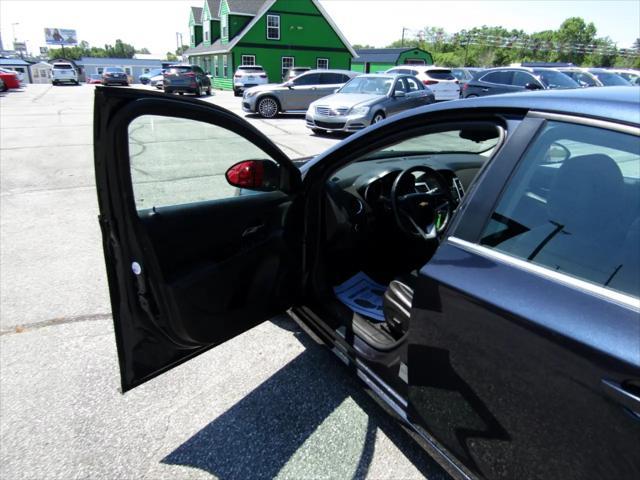 Photo of 2014 Blue Chevrolet Cruze