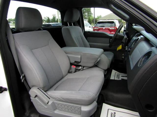 Photo of 2014 Oxford White Ford F-150