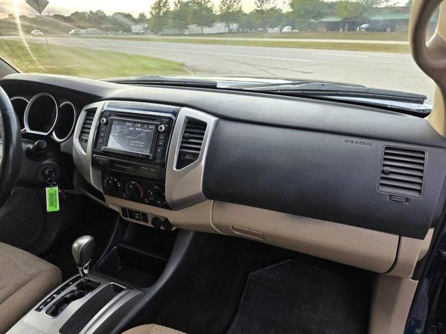 Photo of 2015 Blue Ribbon Metallic Toyota Tacoma