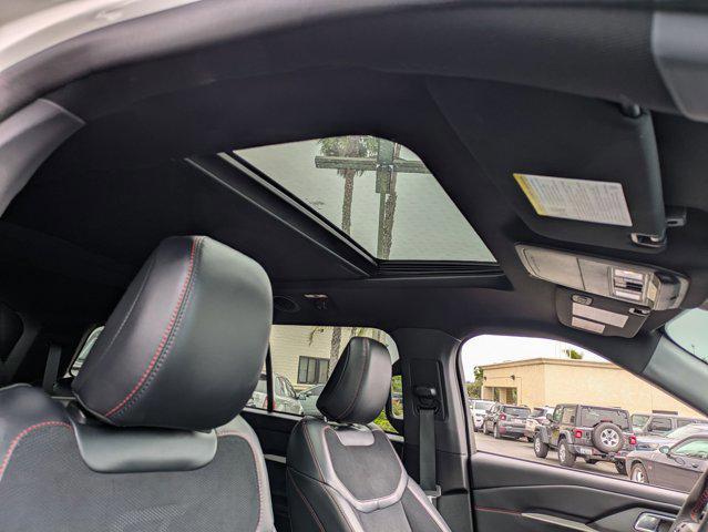 Photo of 2025 Star White Metallic Tri-Coat Ford Explorer