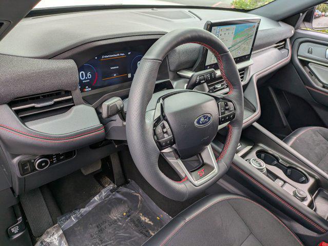 Photo of 2025 Star White Metallic Tri-Coat Ford Explorer
