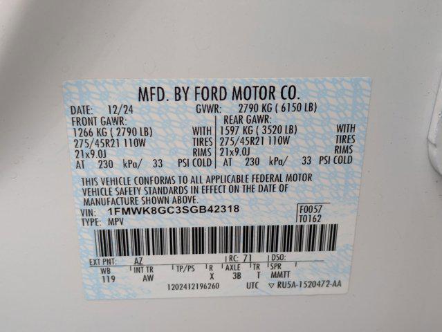 Photo of 2025 Star White Metallic Tri-Coat Ford Explorer
