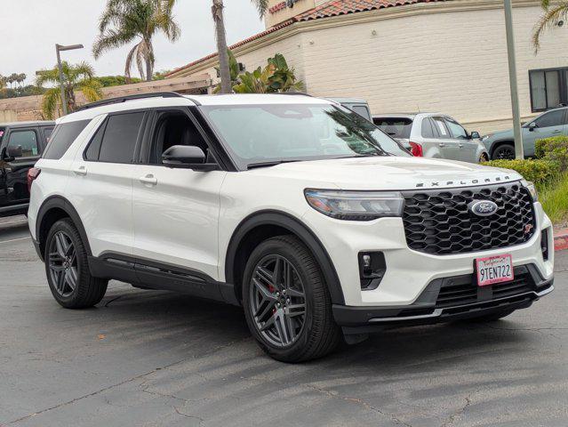 Photo of 2025 Star White Metallic Tri-Coat Ford Explorer