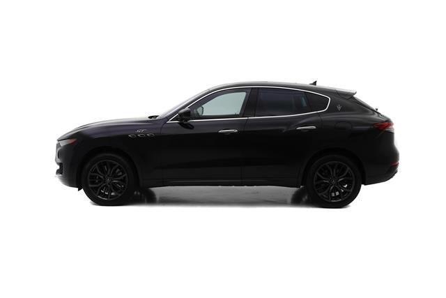 Photo of 2024 Nero Noctis Maserati Levante