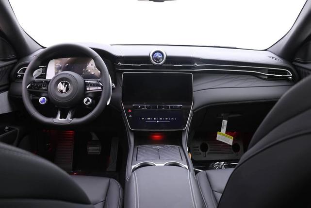 Photo of 2025 Nero Maserati Grecale
