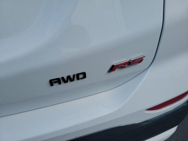 Photo of 2022 Summit White Chevrolet Equinox