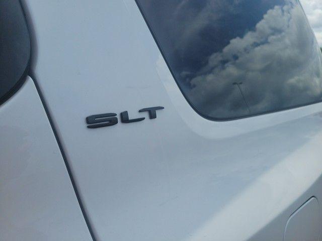 Photo of 2023 White Frost Tricoat GMC Acadia