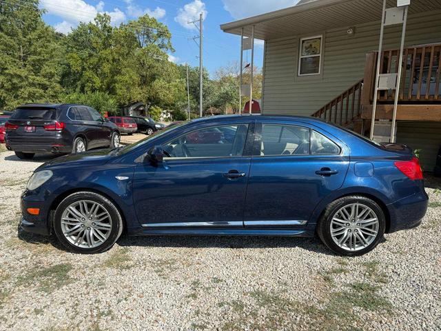 Photo of 2011 Blue Suzuki Kizashi