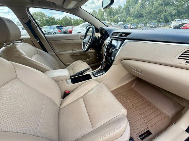 Photo of 2011 Blue Suzuki Kizashi