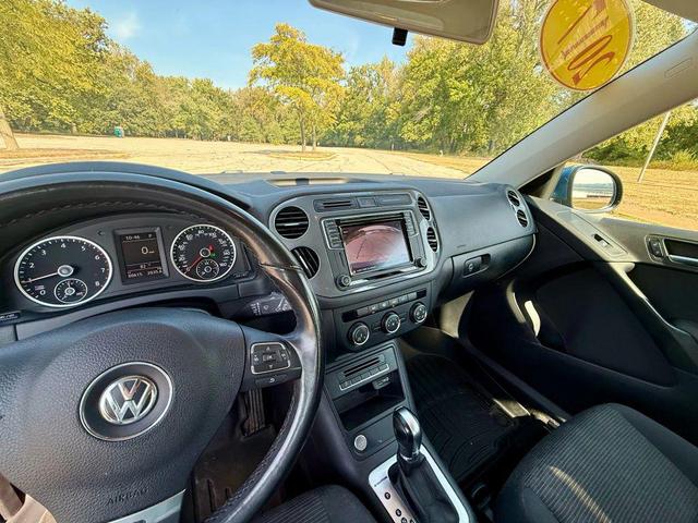 Photo of 2017 Pacific Blue Metallic Volkswagen Tiguan Limited