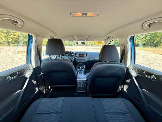 Photo of 2017 Pacific Blue Metallic Volkswagen Tiguan Limited