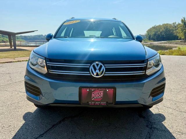 Photo of 2017 Pacific Blue Metallic Volkswagen Tiguan Limited