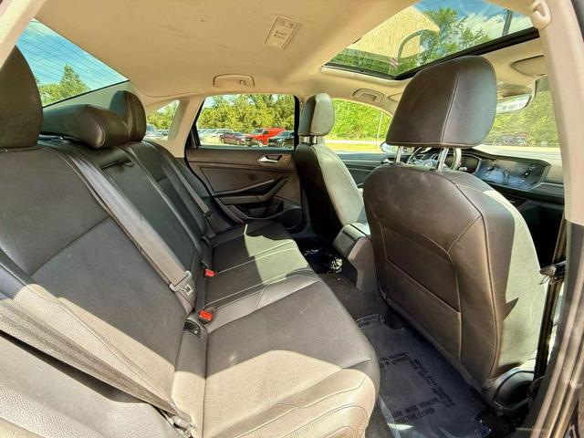 Photo of 2019 Platinum Gray Metallic Volkswagen Jetta