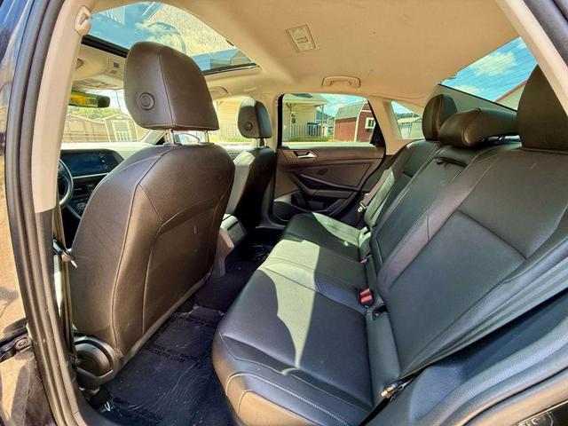 Photo of 2019 Platinum Gray Metallic Volkswagen Jetta