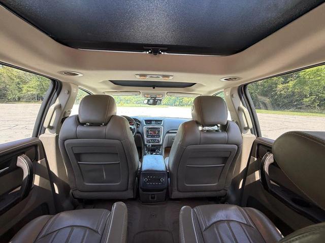Photo of 2014 White Diamond Tricoat GMC Acadia