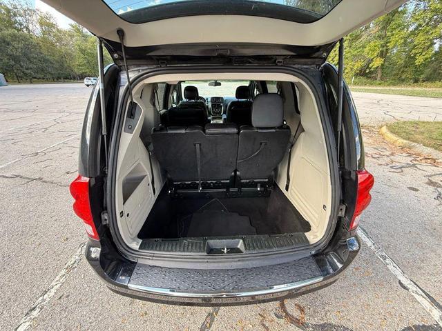 Photo of 2018 Black Onyx Crystal Pearlcoat Dodge Grand Caravan