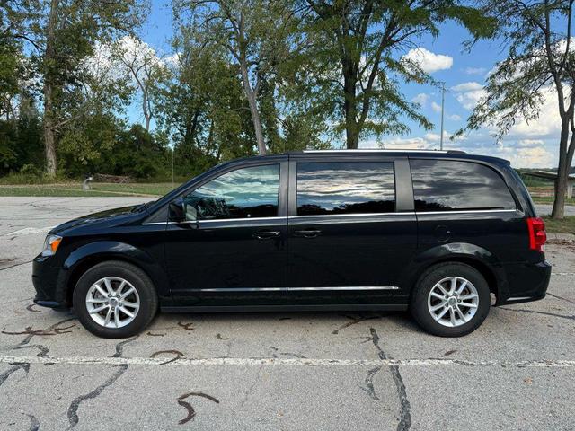 Photo of 2018 Black Onyx Crystal Pearlcoat Dodge Grand Caravan