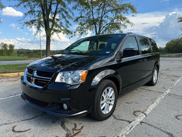 Photo of 2018 Black Onyx Crystal Pearlcoat Dodge Grand Caravan