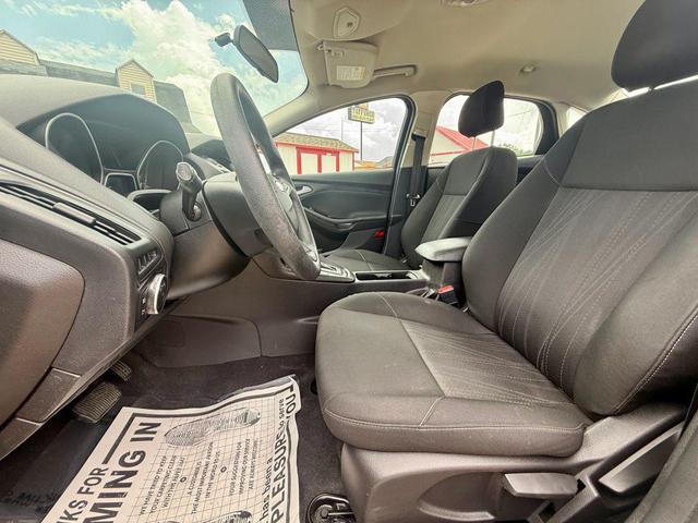 Photo of 2018 Shadow Black Ford Focus