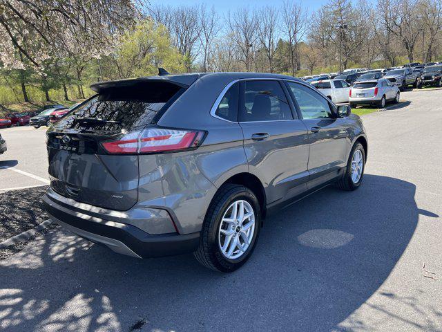 Photo of 2024 Carbonized Gray Metallic Ford Edge