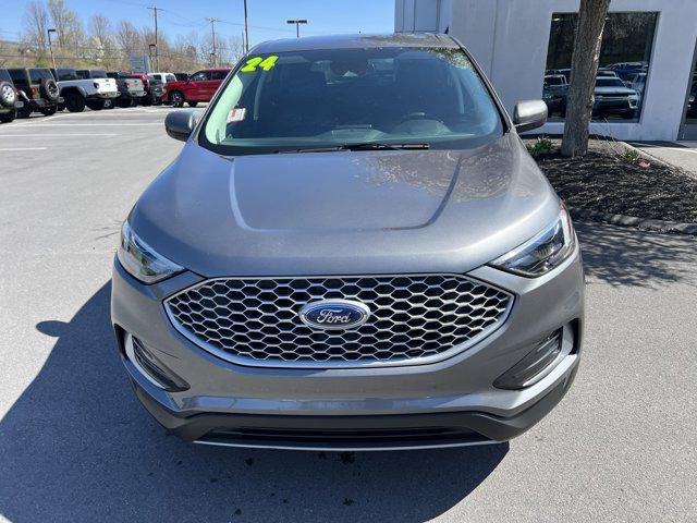 Photo of 2024 Carbonized Gray Metallic Ford Edge