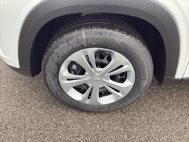Photo of 2025 Summit White Chevrolet Trax