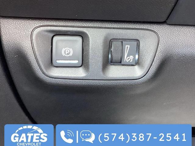 Photo of 2023 Summit White GMC Acadia