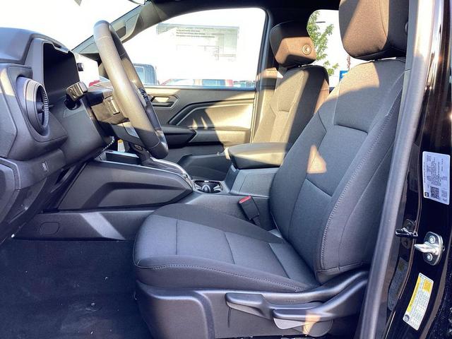 Photo of 2025 Black Chevrolet Colorado