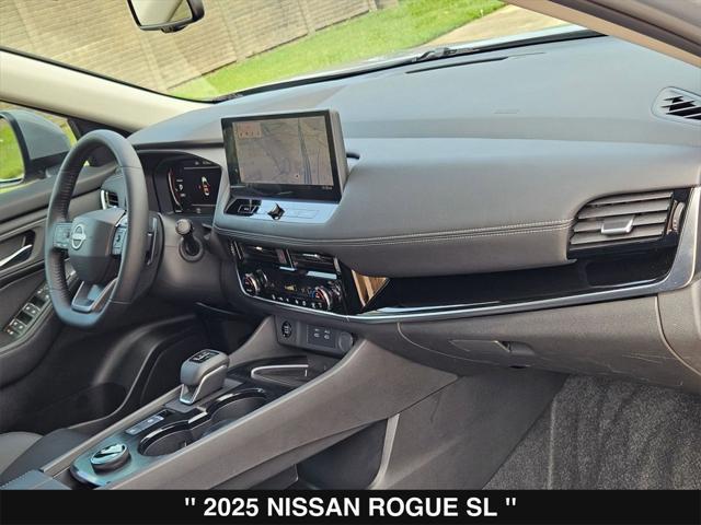 Photo of 2025 Boulder Gray Pearl Nissan Rogue