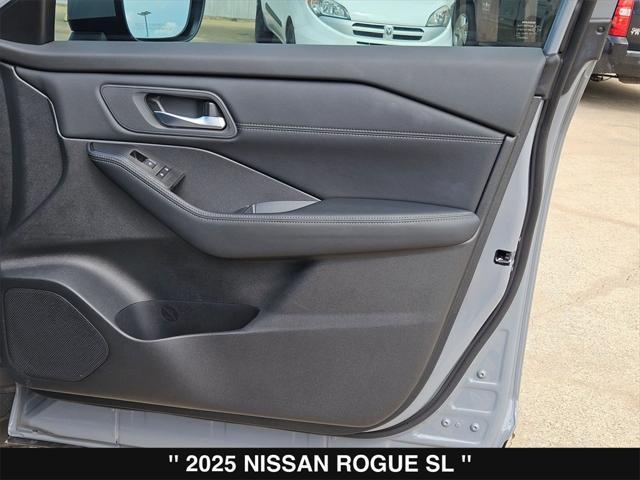 Photo of 2025 Boulder Gray Pearl Nissan Rogue