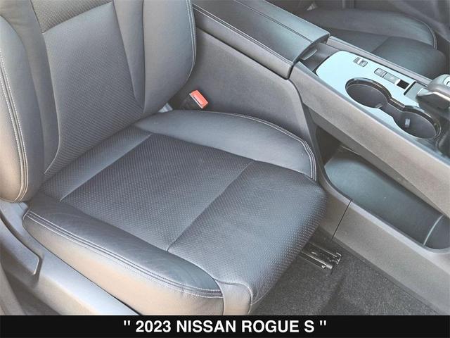 Photo of 2023 Gun Metallic Nissan Rogue
