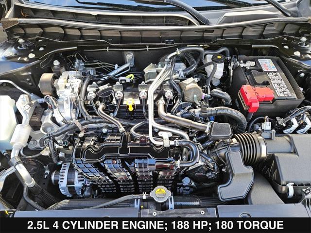 Photo of 2022 Super Black Clearcoat Nissan Altima