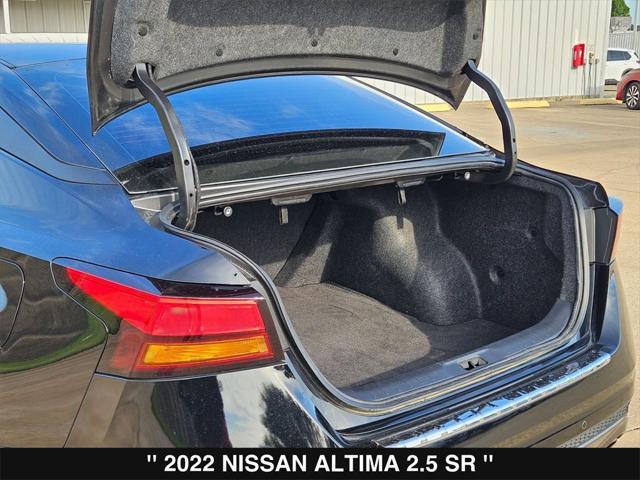 Photo of 2022 Super Black Clearcoat Nissan Altima
