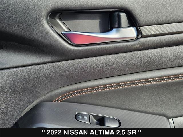 Photo of 2022 Super Black Clearcoat Nissan Altima
