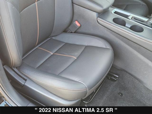 Photo of 2022 Super Black Clearcoat Nissan Altima