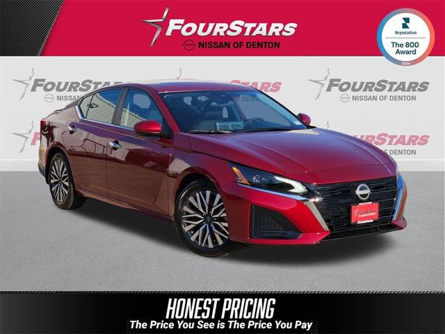 Photo of 2025 Scarlet Ember Nissan Altima
