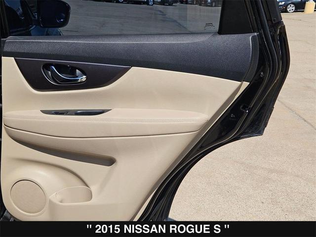 Photo of 2015 Super Black Nissan Rogue