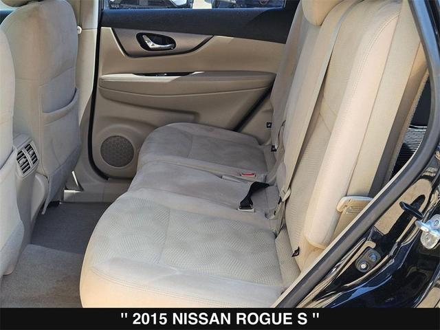 Photo of 2015 Super Black Nissan Rogue