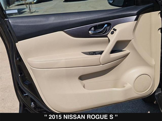 Photo of 2015 Super Black Nissan Rogue